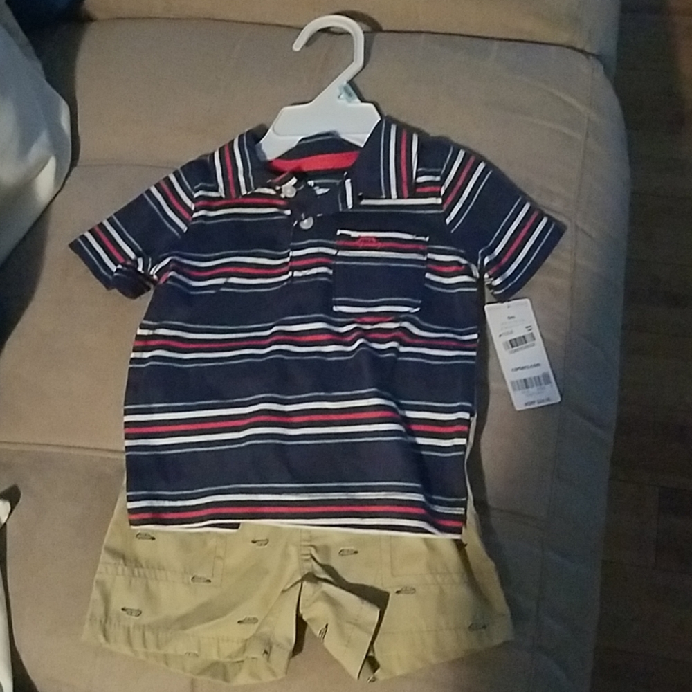 Brand new Carter's two-piece short set 6 months